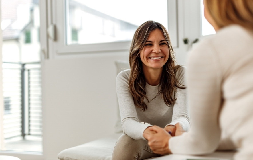 One-on-one alcohol abuse counseling session fostering trust, support, and recovery