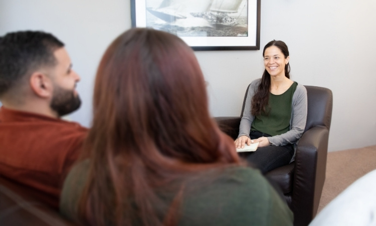 Family therapy session supporting alcohol recovery through guidance and open communication