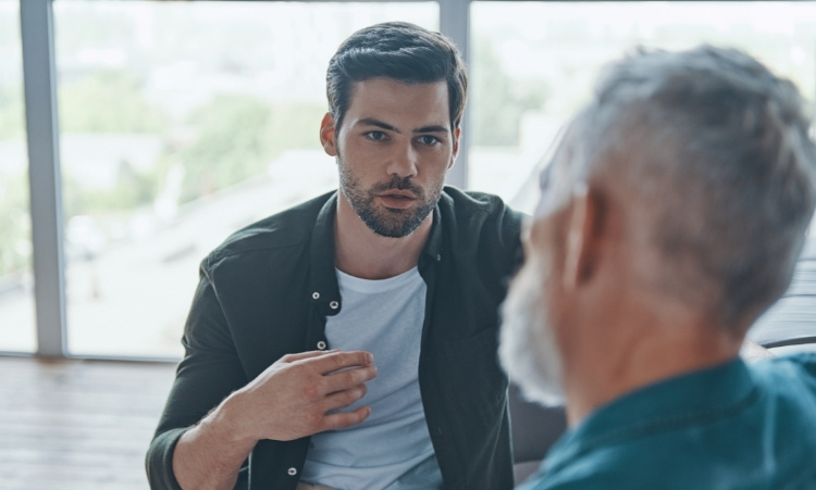 In-home alcohol recovery support session focused on guidance, trust, and personal progress