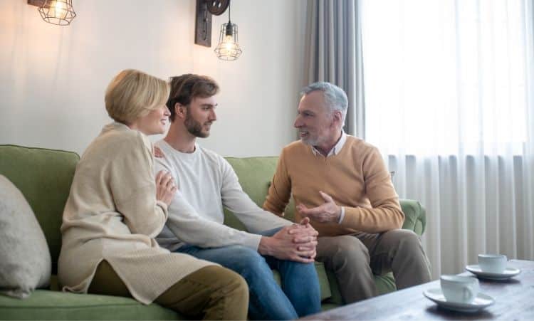 Family meeting for alcohol recovery support in Connecticut